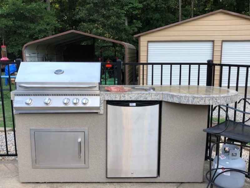 Kokomo Grill Maui BBQ Island | 7'6" Outdoor Kitchen | 33" Round Bar & LED Lights | Built-In BBQ
