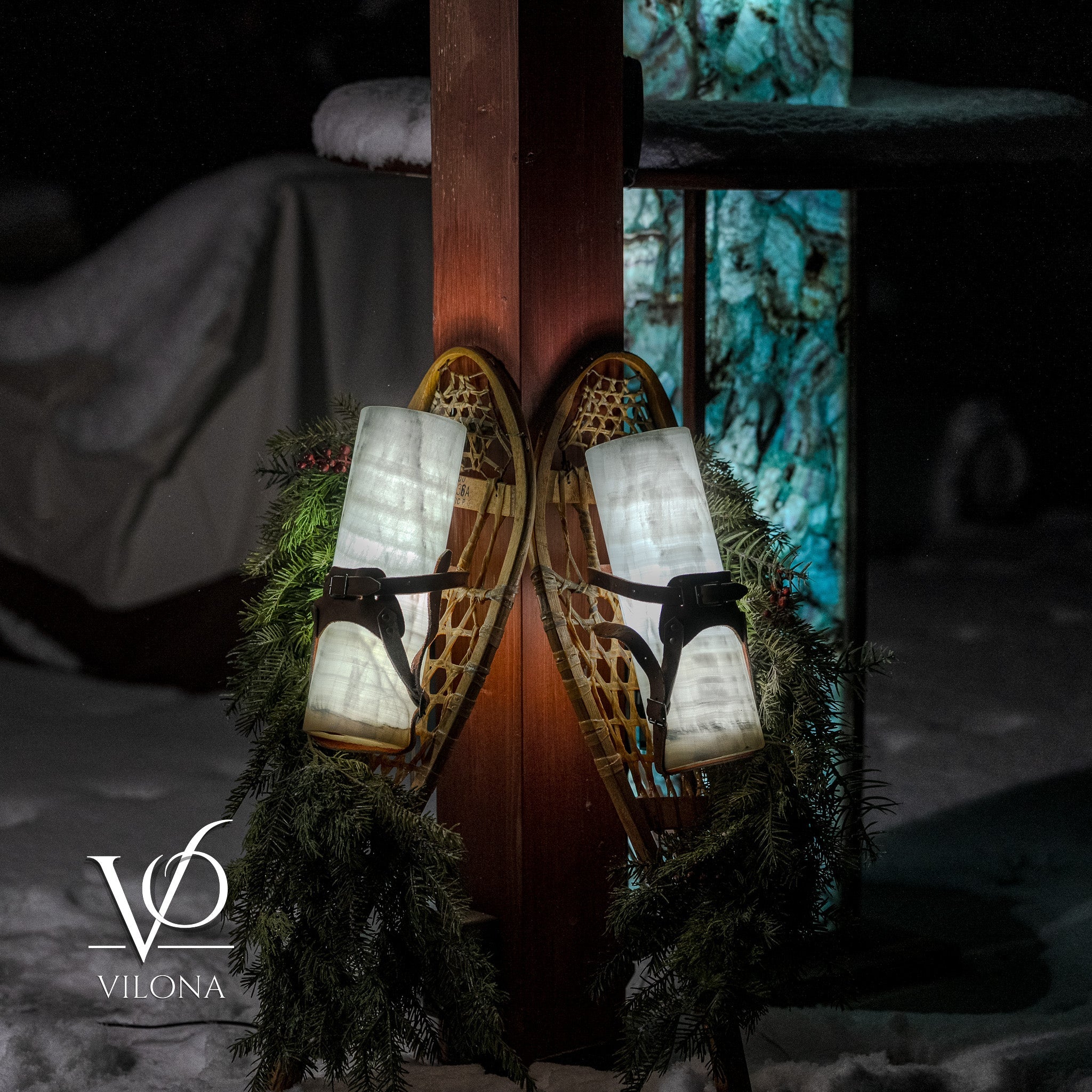 Snowshoe Wall Decoration with Ice Onyx Illuminated Lamps | Hand-Crafted Winter Wall Art with Evergreen Accents